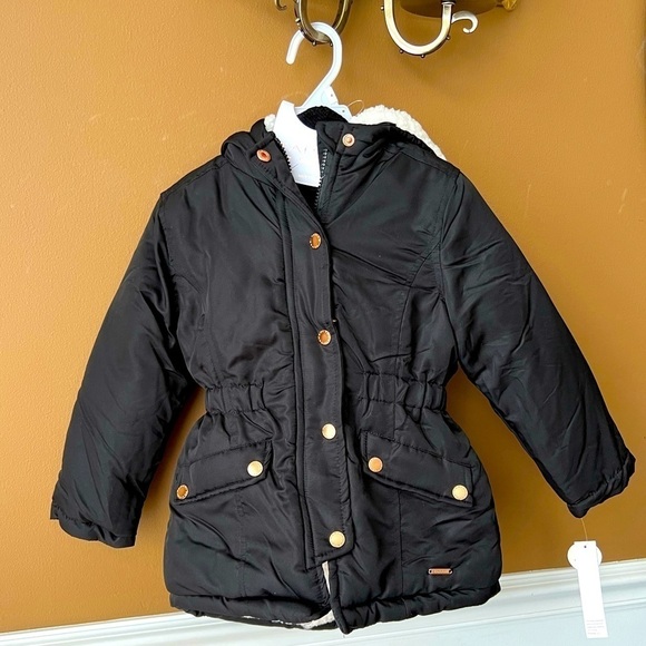 Tahari Girl Black and White Winter Coat with Matching Mittens Size 4 - Picture 1 of 3